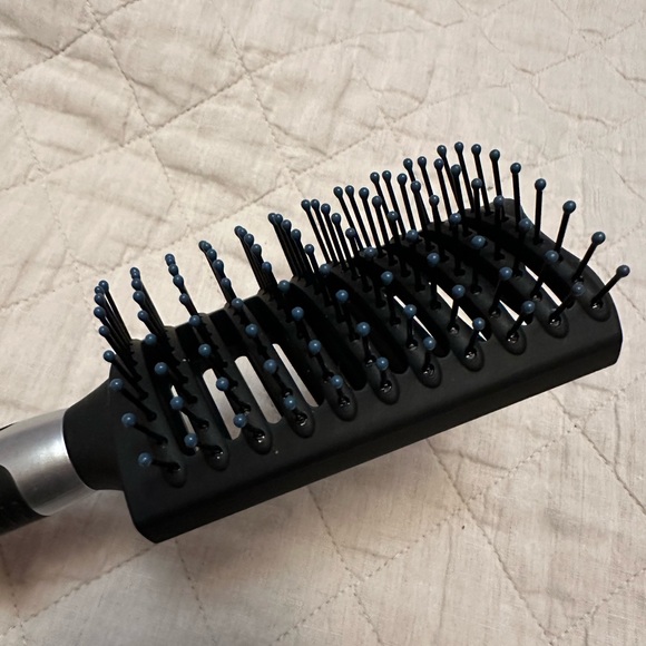 Quo High Performance Vent Brush - Titanium Collection - Hair Brush - Comb - Picture 2 of 6